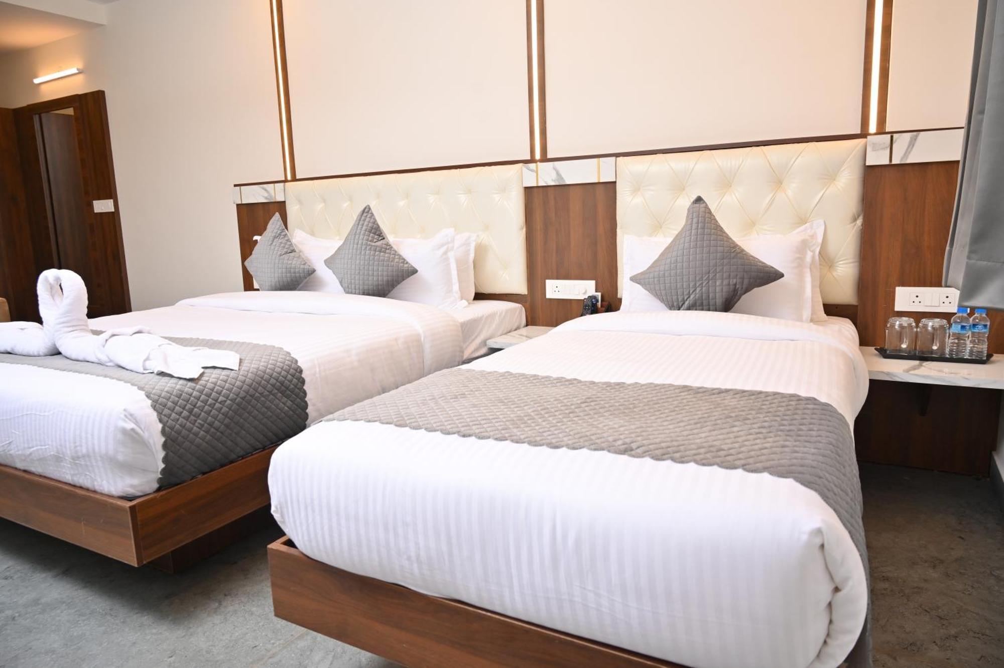 Hotel Shri Devi Comforts Inn Bhatkal Exterior foto