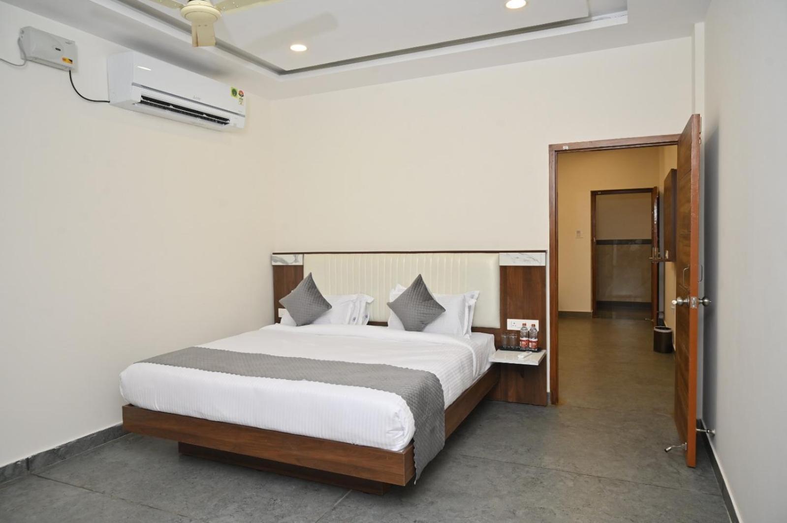 Hotel Shri Devi Comforts Inn Bhatkal Exterior foto