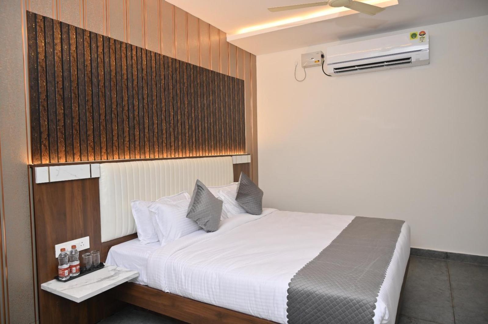Hotel Shri Devi Comforts Inn Bhatkal Exterior foto